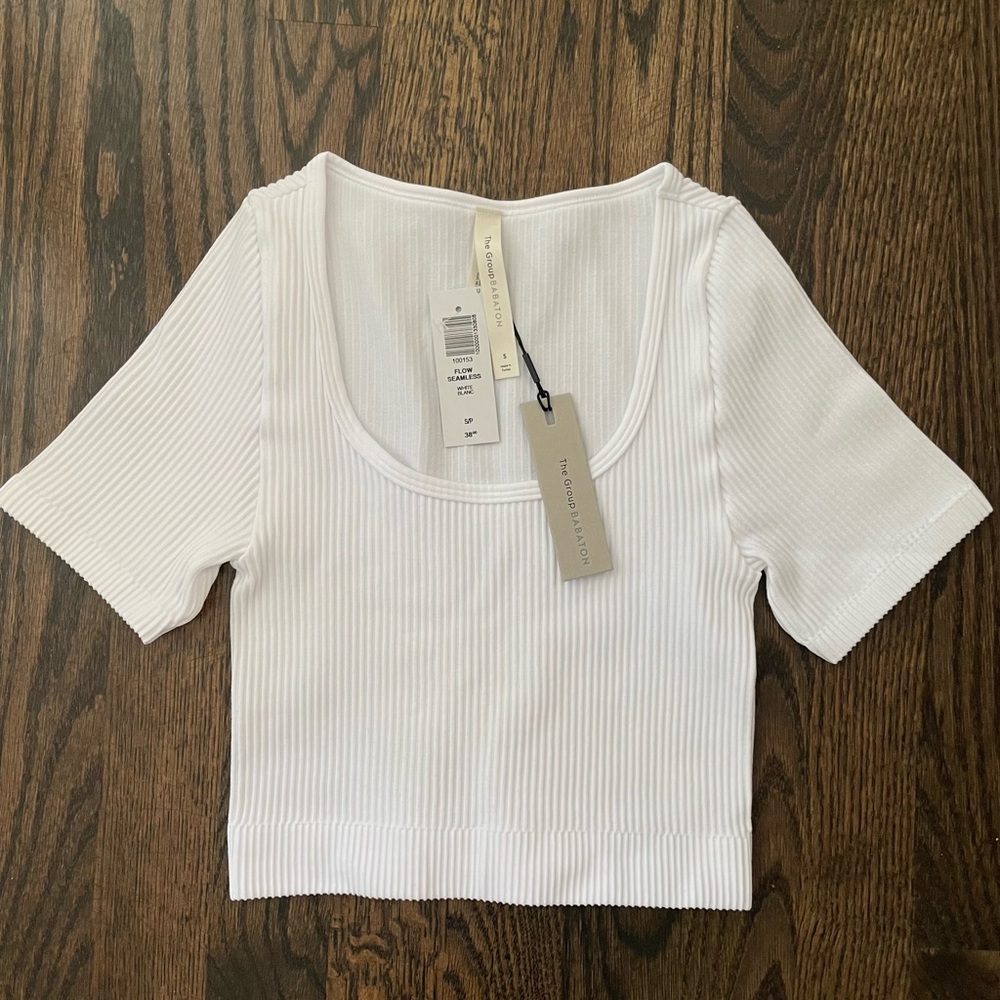 Aritzia Babaton flow seamless scoop neck top - WHITE